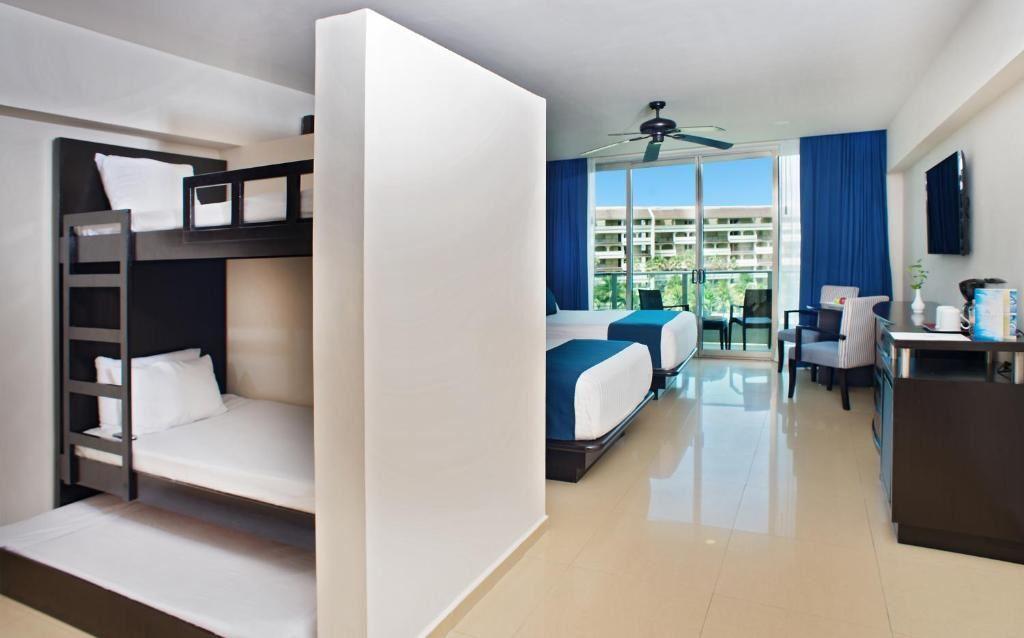 Seadust Cancun Family Resort